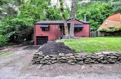 6033 Poketa Rd, Verona PA  15147-3205 exterior