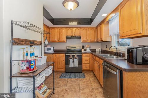 105 Lee Ann Ct, West Enola PA  17025-1900 exterior