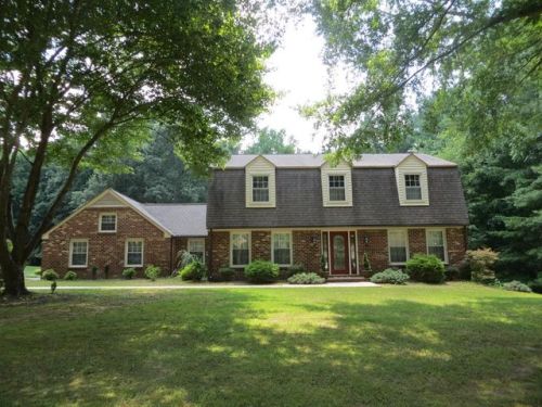 405 Sandy River Dr, Danville, VA 24541-6504