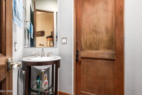 6024 Sunnyside Dr, Scottsdale AZ 85260-5724 exterior