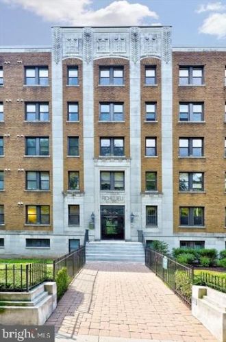 1750 Harvard St, Washington DC 20009-2968 exterior