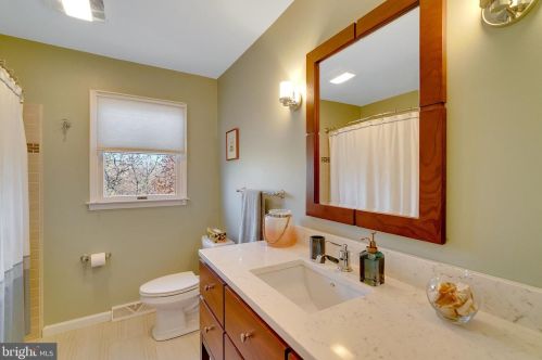 411 Shipwrighter Way, Lansdale PA  19446-4022 exterior