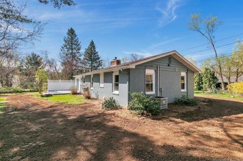 86 Woodland Dr, Northford CT  06472-1210 exterior