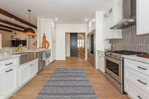 5301 Paradise Dr, Scottsdale AZ 85260-5433 exterior