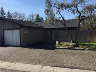 2247 Dakota Ave, Fresno, CA 93705-2657
