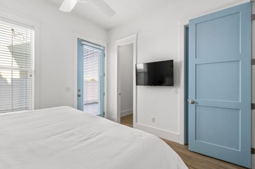 200 Pne Ave, Saint George Island FL  32328-2805 exterior