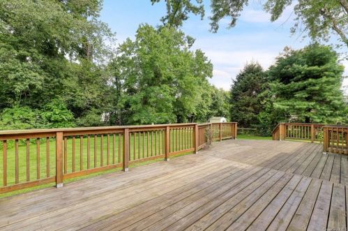 2732 Old Yorktown Rd, Yorktown Hgts NY  10598-3140 exterior