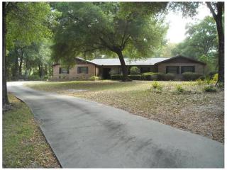 2406 Ben Franklin Dr, Deland, FL 32720-2127