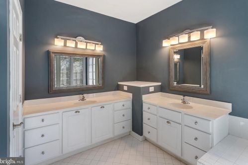 13101 Taverner Loop, Woodbridge VA  22192-5333 exterior