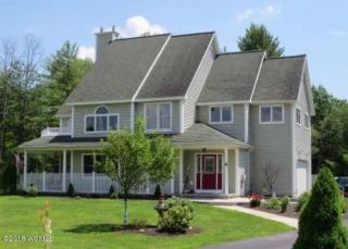 37 Stonehurst Dr, Glens Falls, NY 12804-9355