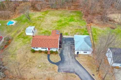 13 Cemetery Rd, Derry, NH 03038-4139