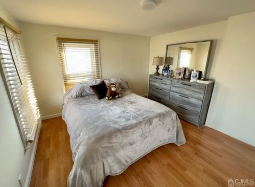 127 Fulton St, Woodbridge NJ  07095-2619 exterior