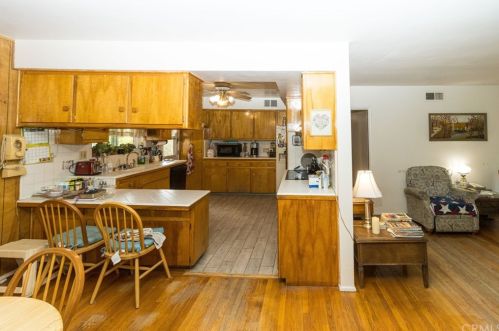 921 Sage Ave, Rialto CA  92376-4411 exterior