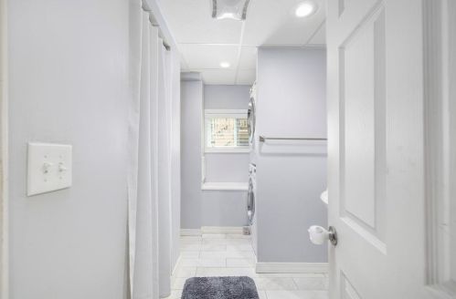 86 Hilltop Dr, Providence RI  02919-3013 exterior