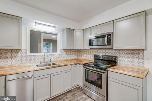 96 Royal Grant Way, Dover DE  19901-6124 exterior