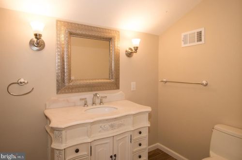 501 Sayre Dr, Princeton NJ  08540-5855 exterior