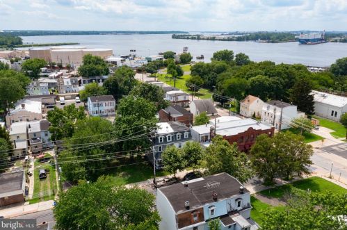 210 Market St, Gloucester NJ  08030-1907 exterior