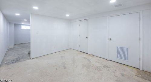 40 Oak St, Lincoln Park NJ  07035-2434 exterior