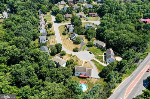 239 Hawkes Ct, Hockessin DE  19707-1351 exterior