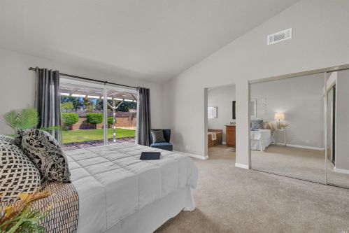 537 Stanford St, Vacaville CA  95687-4609 exterior