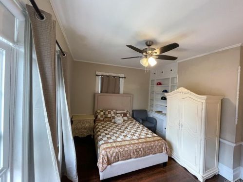 2 Linden Pl, Middletown NY  10940-4824 exterior