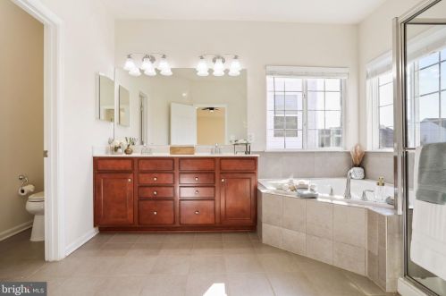 445 Lord Fairfax St, Charles Town WV  25414-2603 exterior