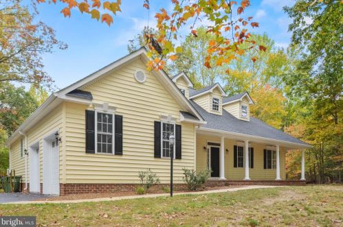 8306 Harrison Ct, Fredericksburg, VA 22407-1906