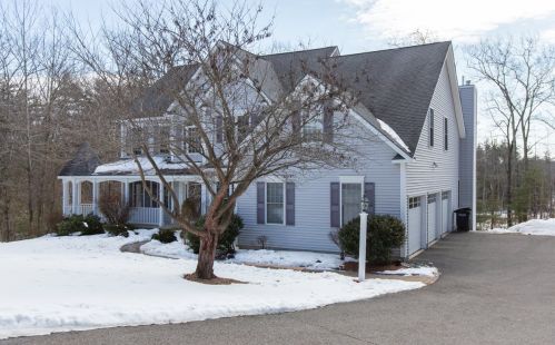 9 Aqua Way, Salem, NH 03079-5605
