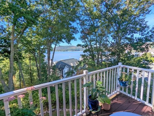 623 Viewpoint Ter, Peekskill NY  10566-6210 exterior