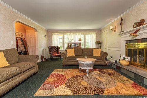 209 Country Rd, Mount Sinai NY  11766-1509 exterior