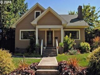 5520 22nd Ave, Portland, OR 97202-5109