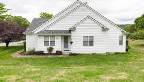 20 Bryant St, Poughquag, NY 12570-5210