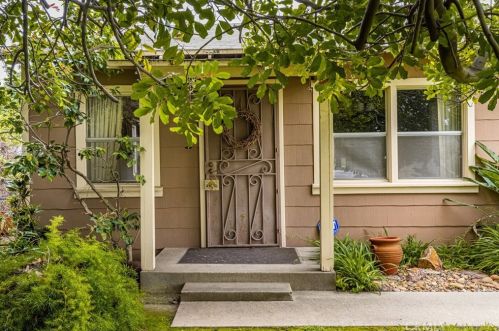 3325 Linden Ave, Long Beach, CA 90807-4503