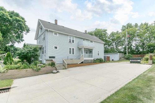 8831 Maple St, Milwaukee, WI 53214-4372