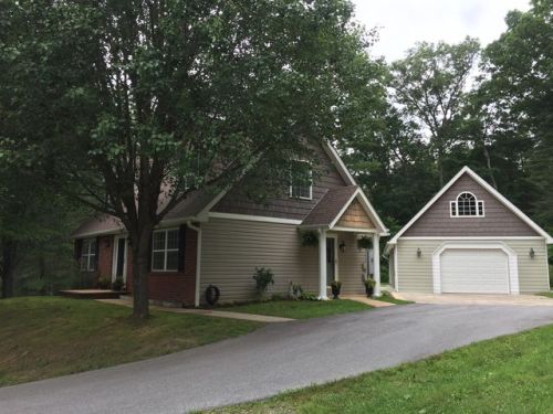 121 April Ln, Hendersonville, NC 28792-9281