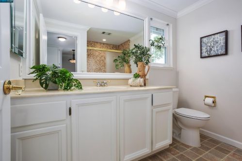 21 Shetland Ln, Concord CA  94523-1615 exterior