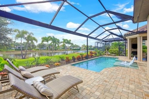 9243 Rialto Ln, Naples FL  34119 exterior