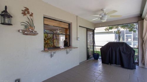 905 52nd St, Cape Coral FL  33914-7086 exterior