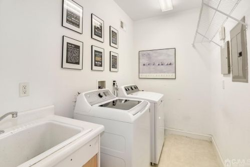 2 Winchester Dr, East Brunswick NJ  08816-3385 exterior