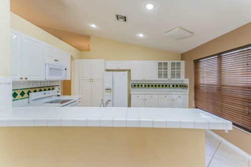 18322 33 St, Hollywood FL 33023-5682 exterior