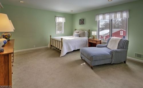 605 Larger Cross Rd, Bedminster NJ  07921-2728 exterior