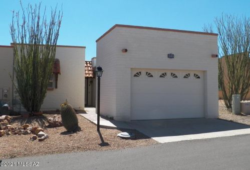 1197 Camino Velasquez, Green Valley, AZ 85622-4524