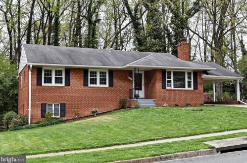 7327 Fairwood Ln, Falls Church, VA 22046-2718