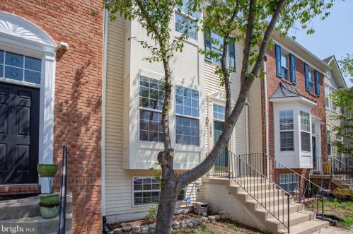 14202 Hunters Run Way, Gainesville, VA 20155-4408
