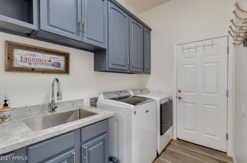 681 Wildhorse Dr, Chandler AZ 85286-6139 exterior