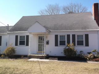 583 Maple St, Hartford CT  06109-3732 exterior
