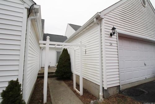 54 Bryant St, Poughquag, NY 12570-5210
