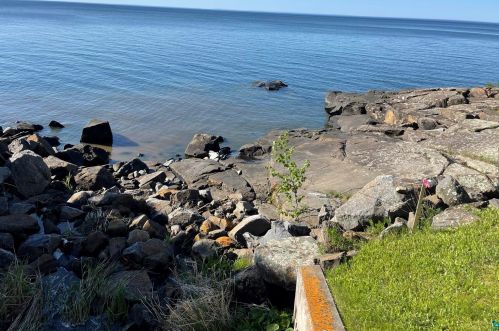 5881 Shore Dr, Duluth MN  55804-9655 exterior