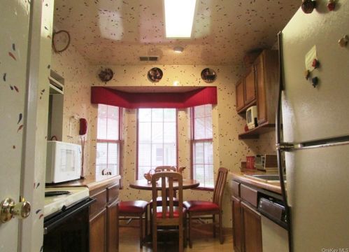 48 Hidden Ridge Dr, Monticello, NY 12701-3080