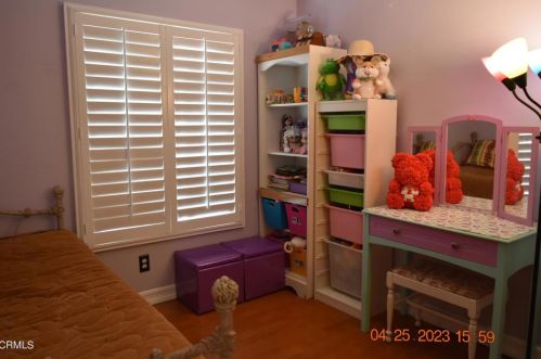 706 Princessa Dr, Oxnard CA  93030-7690 exterior